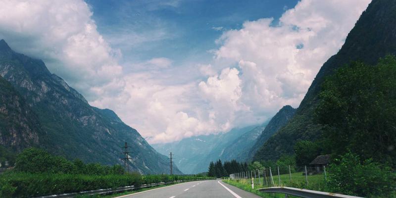 冰袋在烘焙原料冷链配送中的应用：巧克力与奶油的温度保卫战