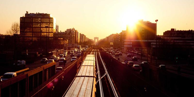 冷链包装与温控运输：冰袋如何科学延长鲜花保鲜期